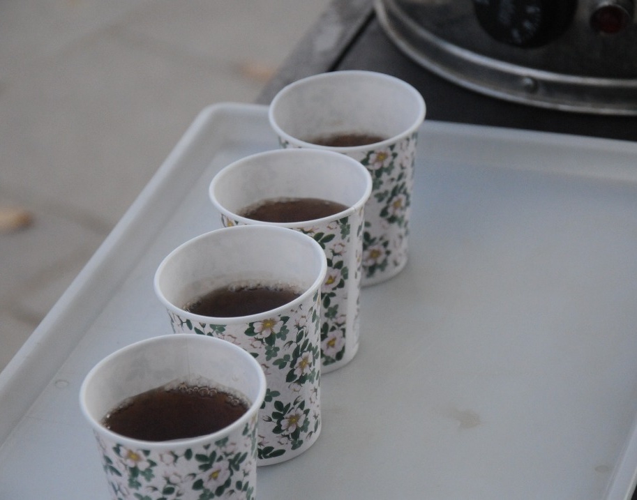 معاونت فرهنگی و اجتماعی دانشگاه با همکاری هیات حضرت ابالفضل (ع) و کانون قرآن و عترت (طه) ایستگاه صلواتی برپا کرد