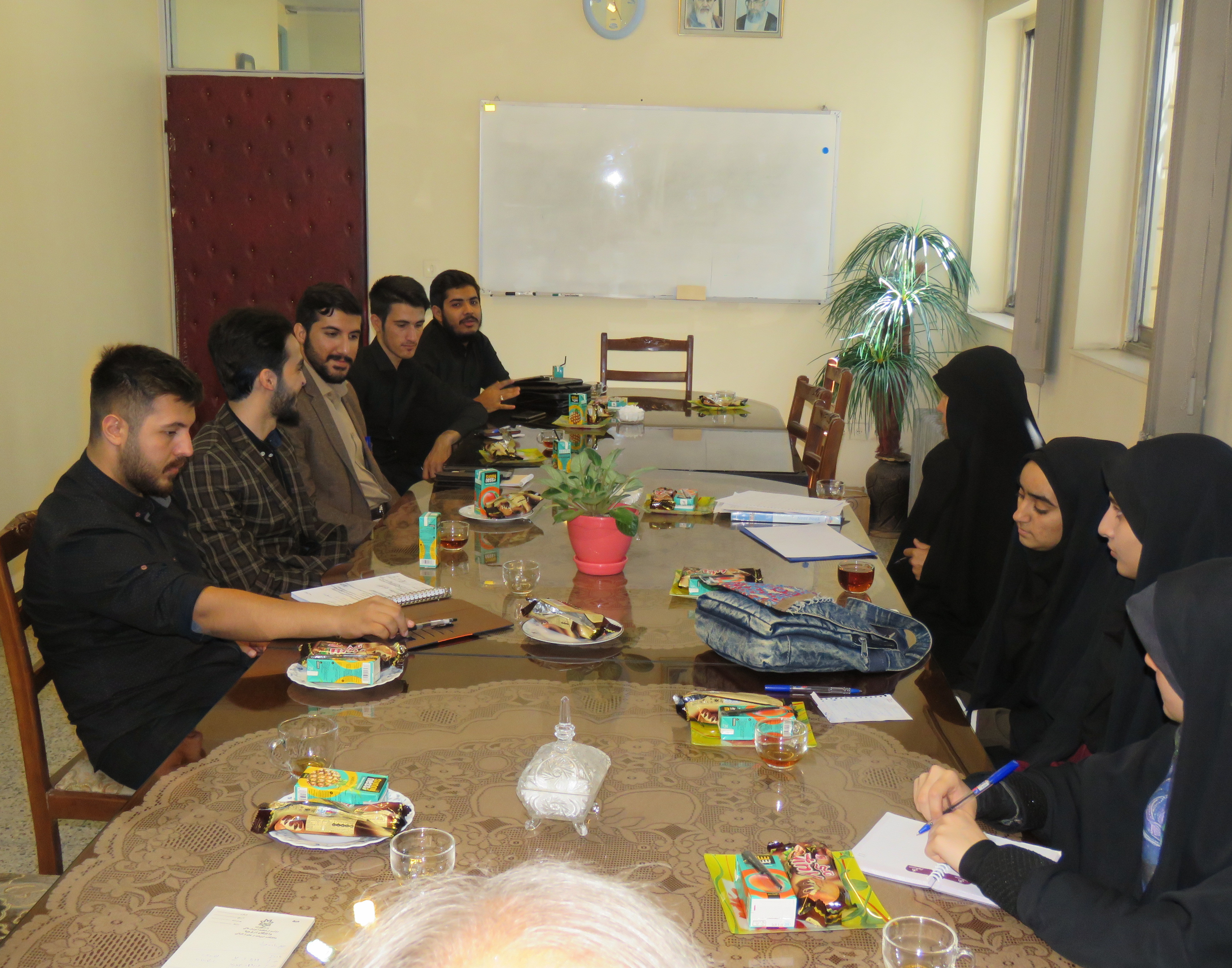 کمیته صیانت از عفاف و حجاب دانشکده ادبیات و علوم انسانی، نخستین جلسه خود را تشکیل داد 
