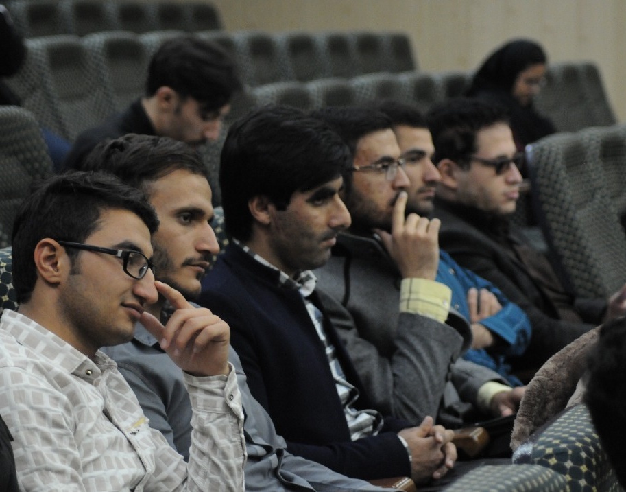 نخستین نشست صمیمی فعّالین دانشجویی در عرصه فرهنگی و اجتماعی با معاون فرهنگی و اجتماعی دانشگاه برگزار شد