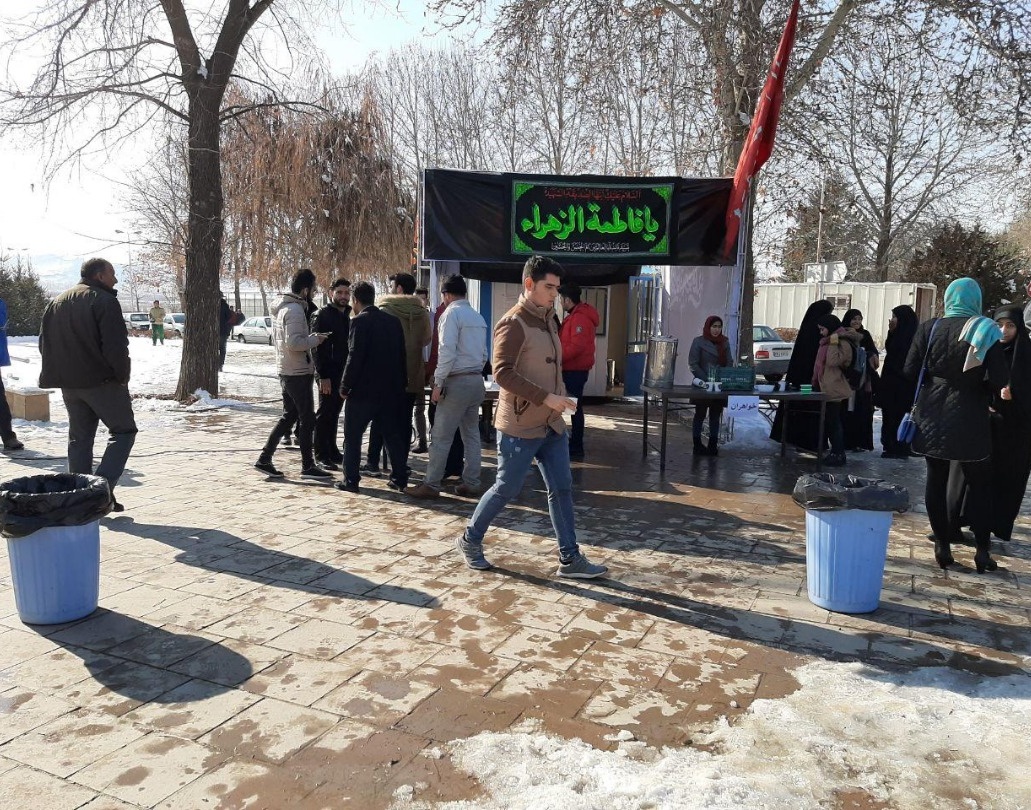 ایستگاه صلواتی به مناسبت ایّام فاطمیه در دانشگاه ارومیه برپا شد