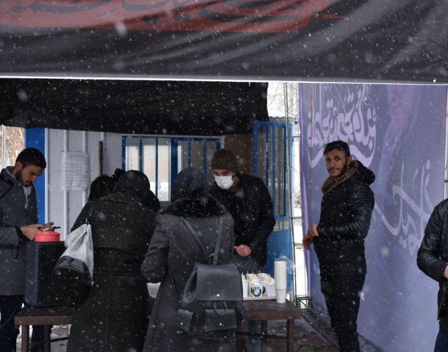 ایستگاه صلواتی به مناسبت ایّام فاطمیه در دانشگاه ارومیه برپا شد