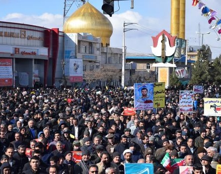 حضور دانشگاهیان مرکز آموزش عالی شهید باکری میاندوآب در راهپیمایی 22 بهمن