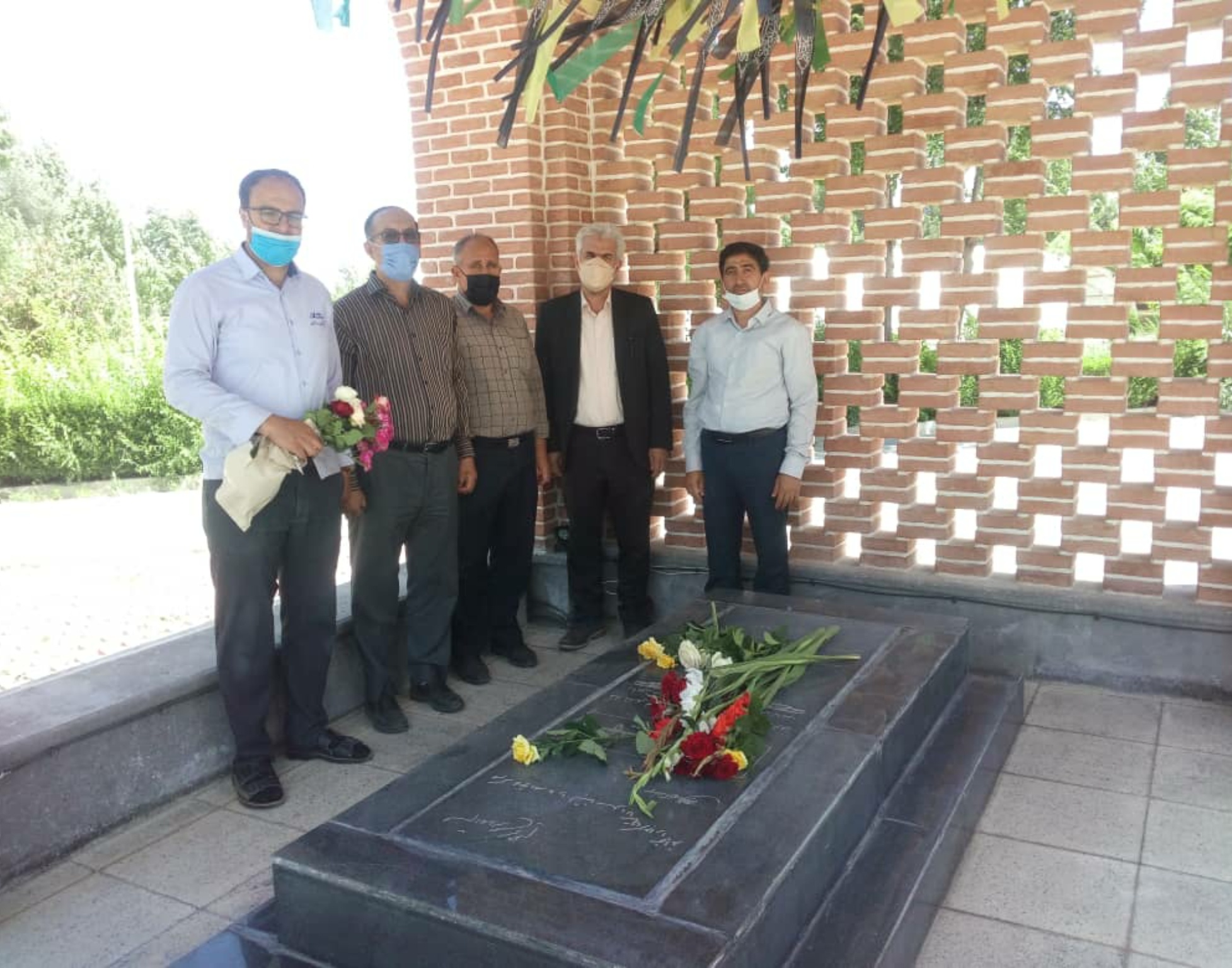 حضور دانشگاهیان دانشکده کشاورزی در سالروز قیام ۱۵ خرداد بر مزار شهدای گمنام دانشگاه ارومیه