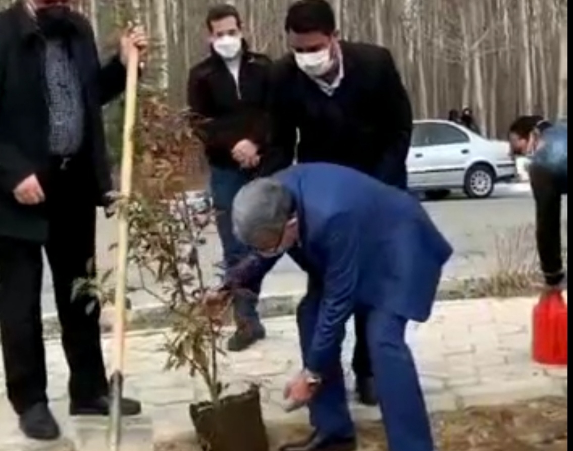 معاونت فرهنگی و دانشجویی دانشگاه ارومیه منتشر کرد: ویدئوکلیپ مراسم روز درختکاری در دانشگاه ارومیه 