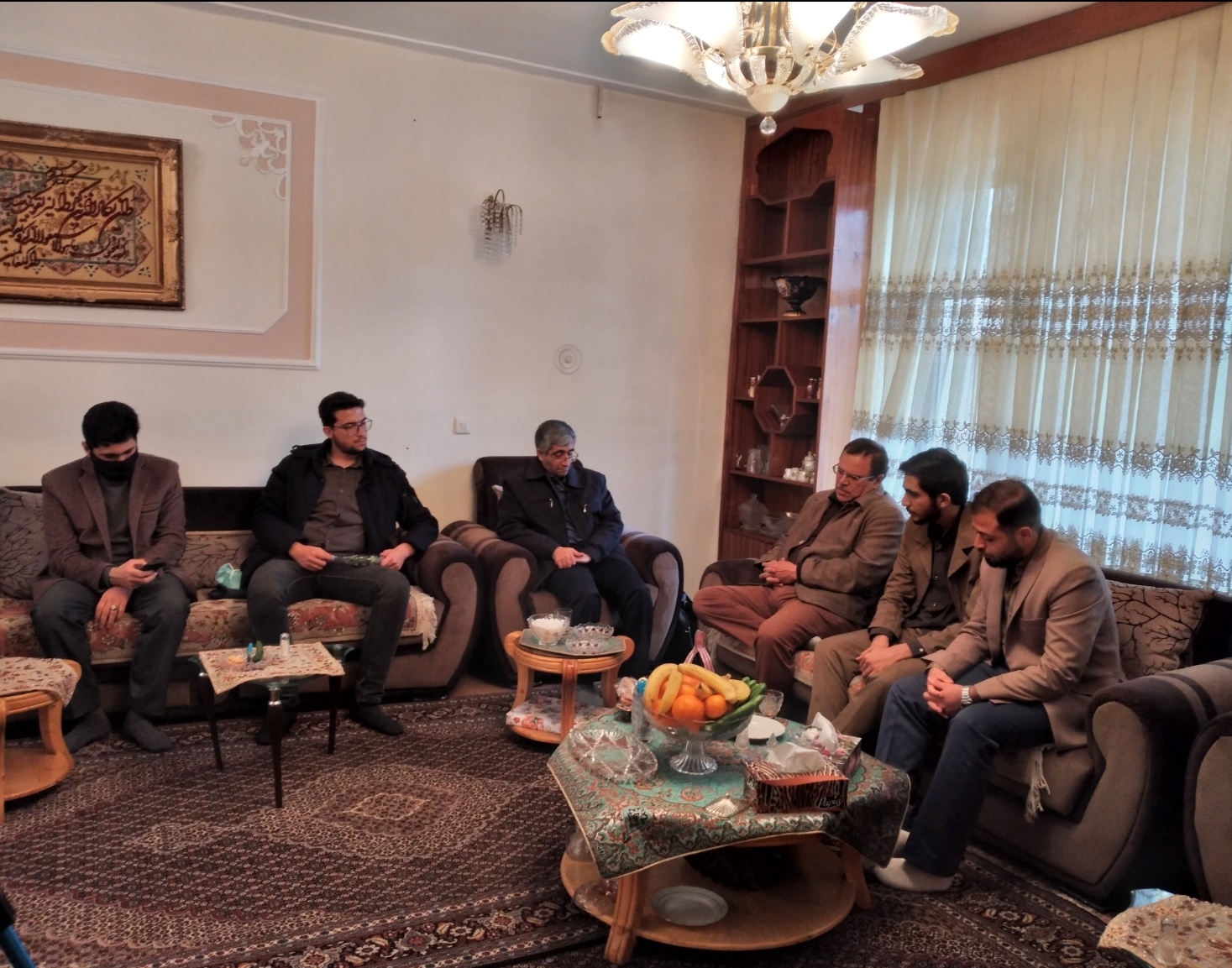 در روز بزرگداشت مقام شامخ شهداء مدیریت فرهنگی و اجتماعی دانشگاه ارومیه برگزار کرد: دیدار شورای مرکزی جامعه اسلامی دانشجویان به همراه مدیرکل فرهنگی و اجتماعی دانشگاه و فرمانده بسیج دانشجویی از خانواده شهید محمدباقر سنبلی