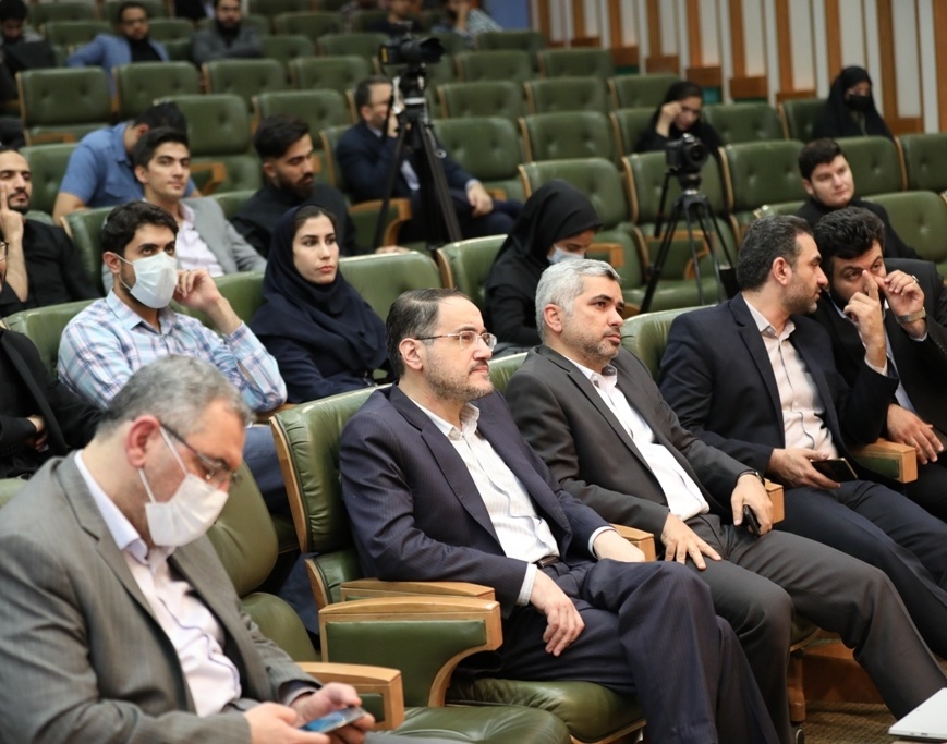 خبر | تقدیر رئیس مرکز پژوهش‌های مجلس شورای اسلامی از دانشجوی دانشگاه ارومیه
