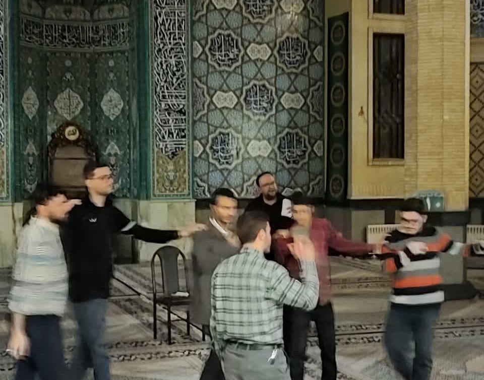 گزارش تصویری | برگزاری هیئت هفتگی در مسجد دانشگاه