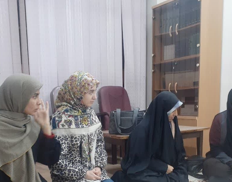 گزارش | نشست صمیمانه مدیر فرهنگی و اجتماعی دانشگاه با دانشجویان در خوابگاه بنت الهدی برگزار شد.