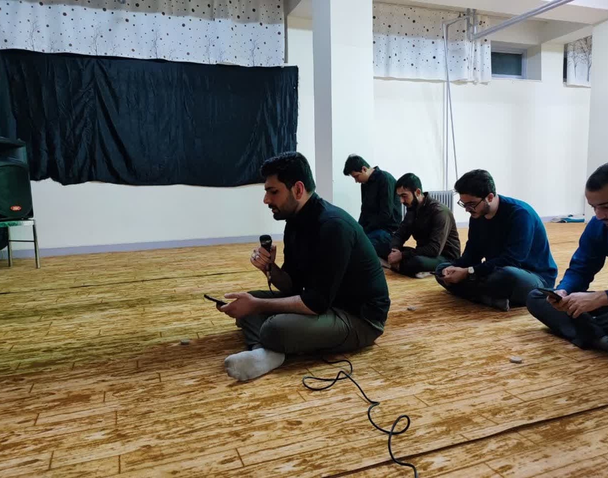 گزارش تصویری | مراسم هفتگی هیئت اباعبدالله الحسین (ع) با حضور مدیرکل امور دانشجویان دانشگاه