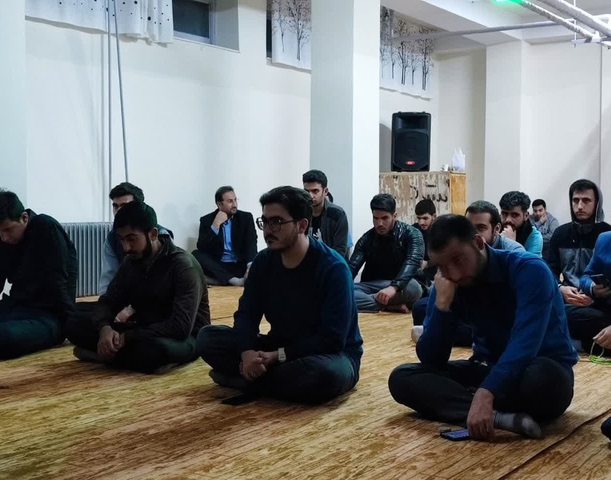 گزارش تصویری | مراسم هفتگی هیئت اباعبدالله الحسین (ع) با حضور مدیرکل امور دانشجویان دانشگاه