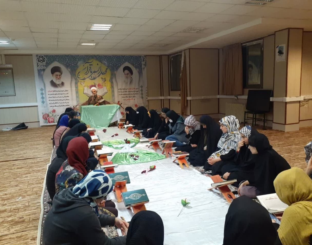 محفل انس با قرآن کریم در خوابگاه های دانشجویی دانشگاه ارومیه برگزار گردید...