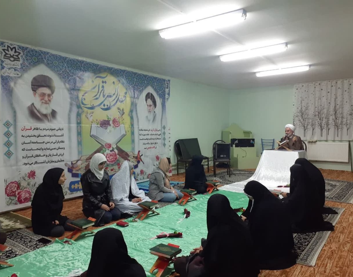 محفل انس با قرآن کریم در خوابگاه های دانشجویی دانشگاه ارومیه برگزار گردید...