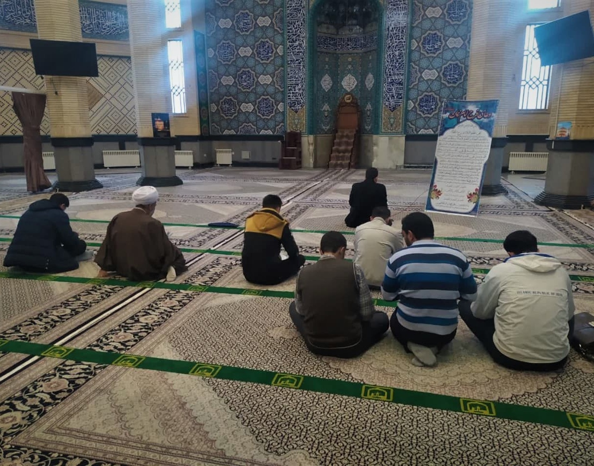 گزارش تصویری برگزاری دعای ندبه در مسجد دانشگاه ارومیه