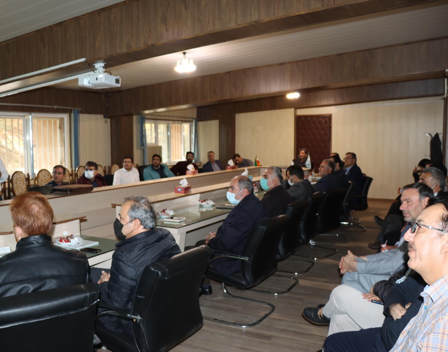 گزارش برگزاری کارگاه آموزشی تاب آوری در خانواده؛ چالش ها و راهکارها