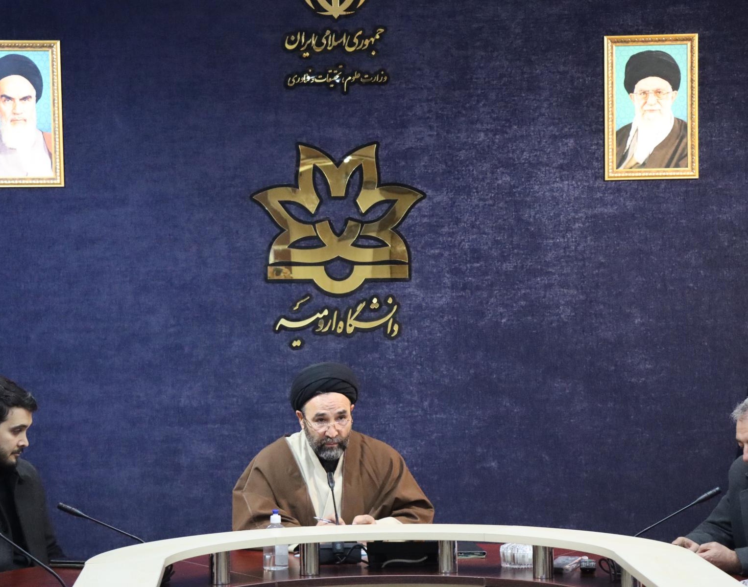 نشست صمیمی دانشجویان فعال فرهنگی و علمی دانشگاه با نماینده محترم مردم ارومیه