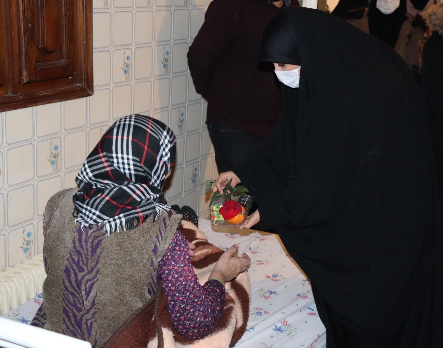 بازدید دانشجویان دانشگاه ارومیه از خانه سالمندان محسنین