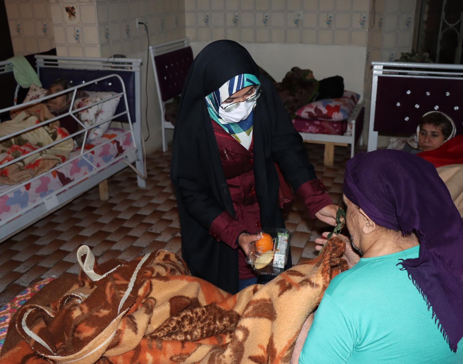 بازدید دانشجویان دانشگاه ارومیه از خانه سالمندان محسنین