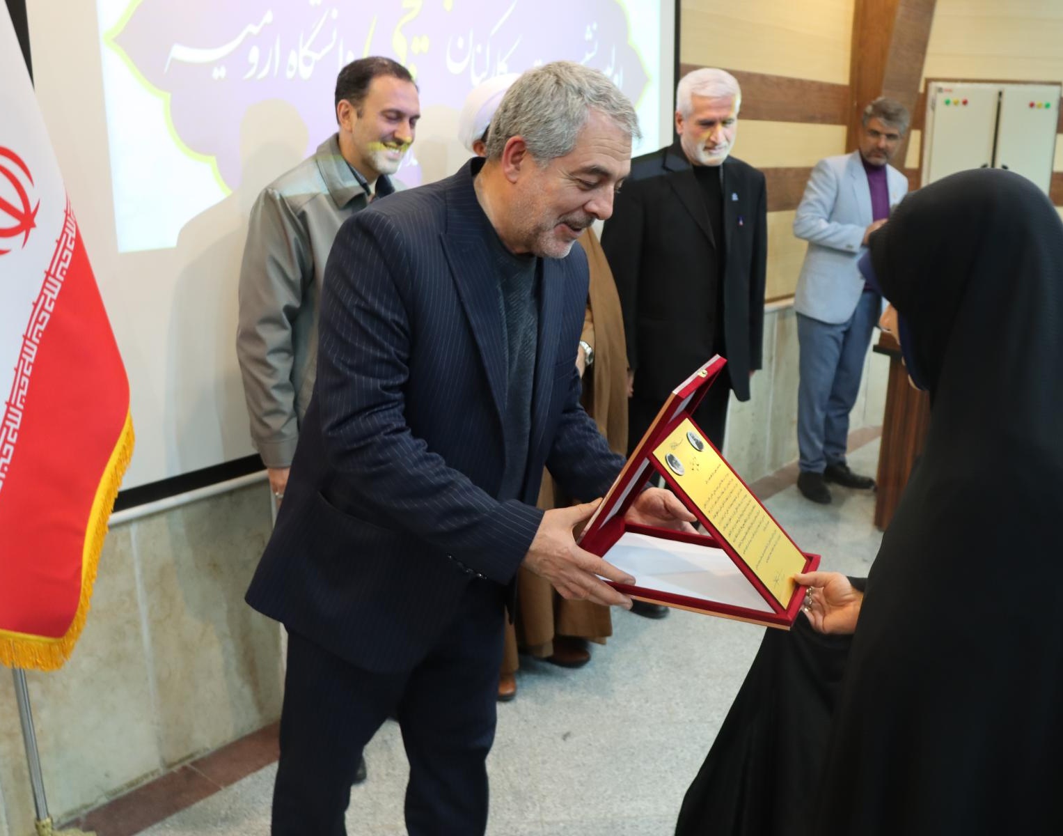 اولین نشست کارکنان بسیجی دانشگاه ارومیه برگزار شد...