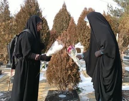 غبار روبی مزار شهدا و تجدید بیعت با شهدا به‌مناسبت گرامیداشت ولادت حضرت فاطمه (س)