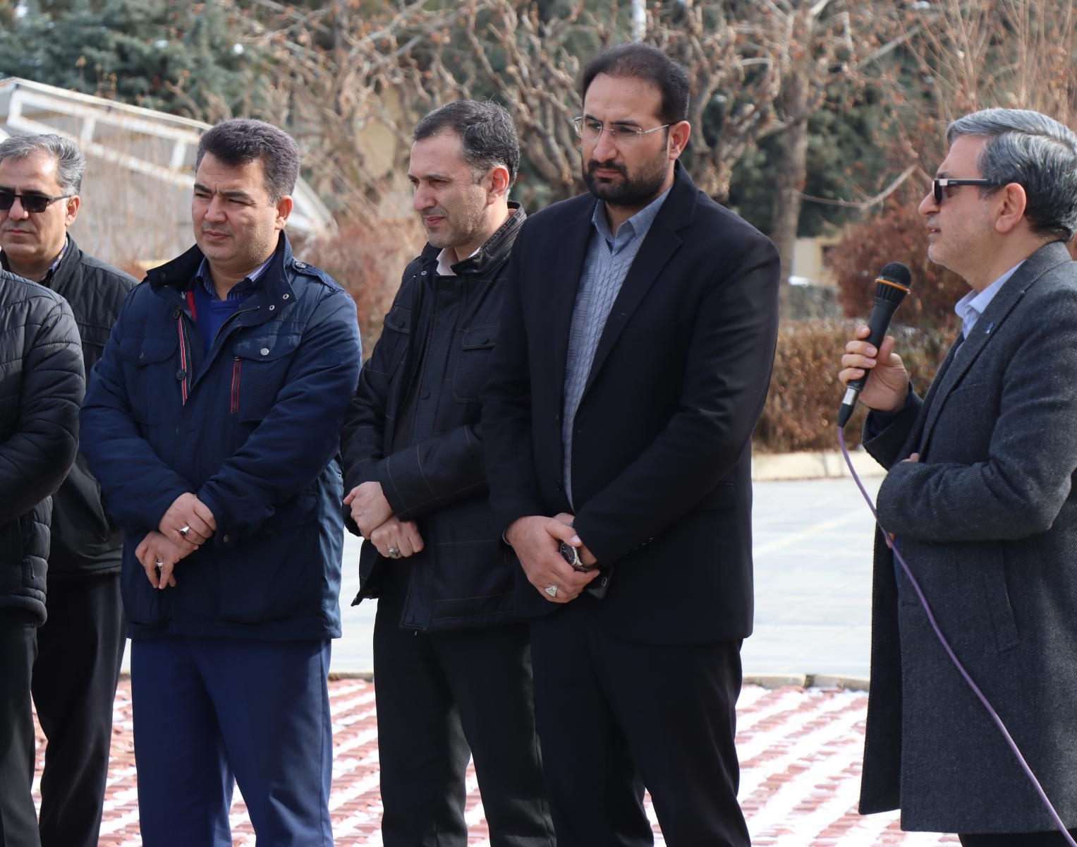 غبارروبی مزار شهدا گمنام، اهتزاز پرچم و راهپیمایی همگانی همزمان با آغاز دهه فجر 