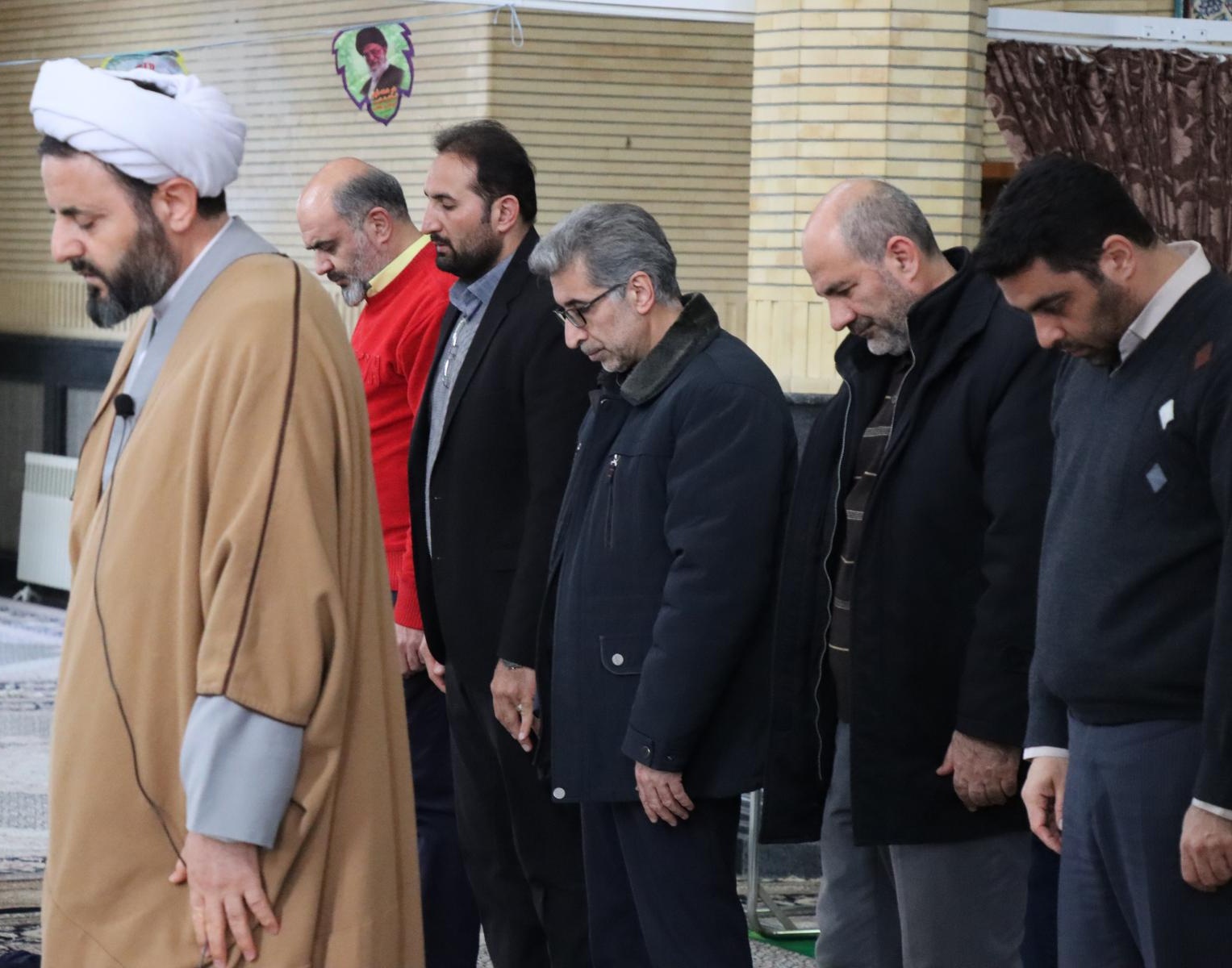 غبارروبی مزار شهدا گمنام، اهتزاز پرچم و راهپیمایی همگانی همزمان با آغاز دهه فجر 