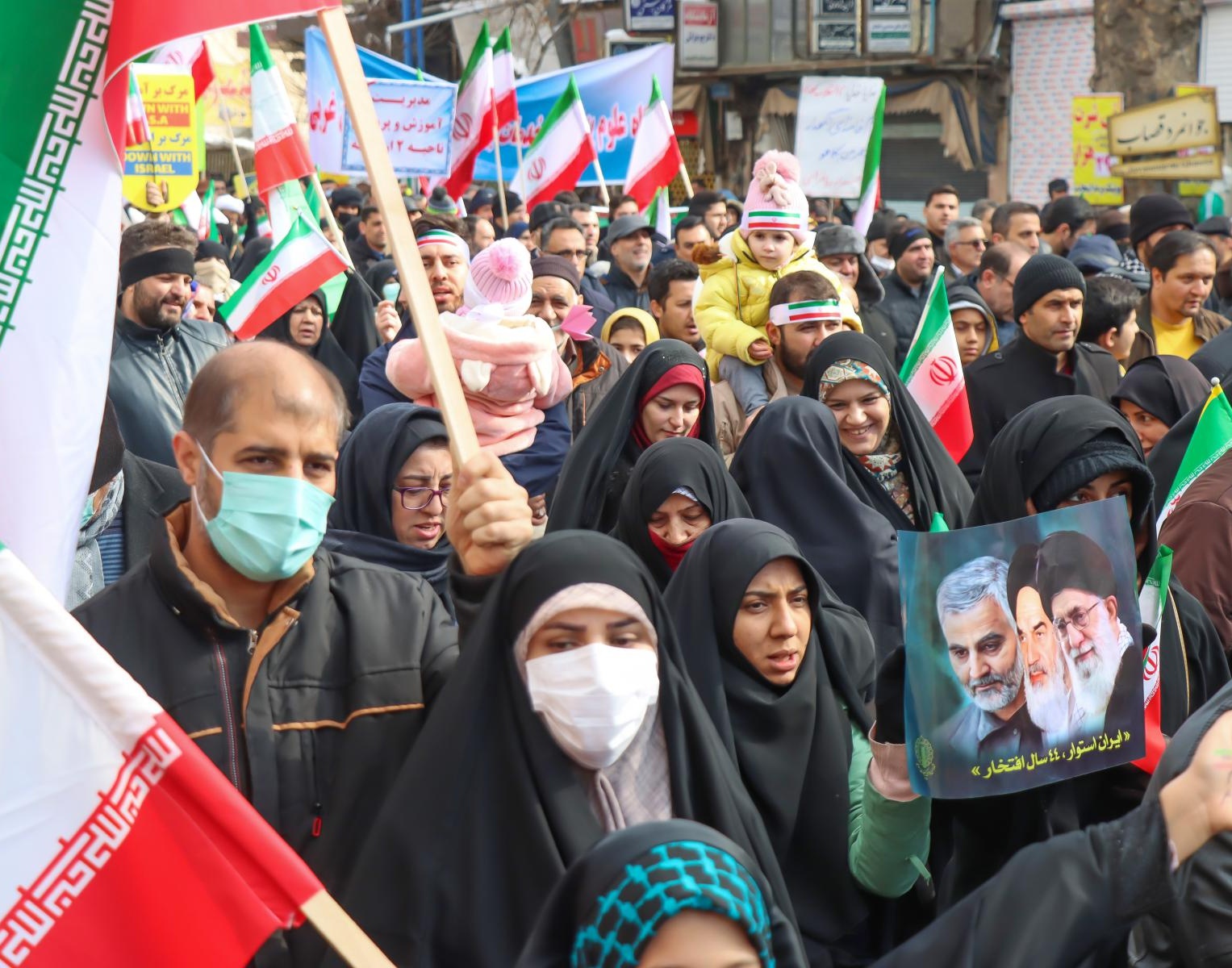 حضور کارکنان، اساتید و دانشجویان دانشگاه ارومیه در راهپیمایی 22 بهمن 1401