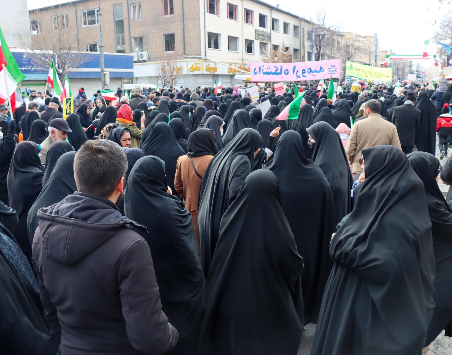 حضور کارکنان، اساتید و دانشجویان دانشگاه ارومیه در راهپیمایی 22 بهمن 1401