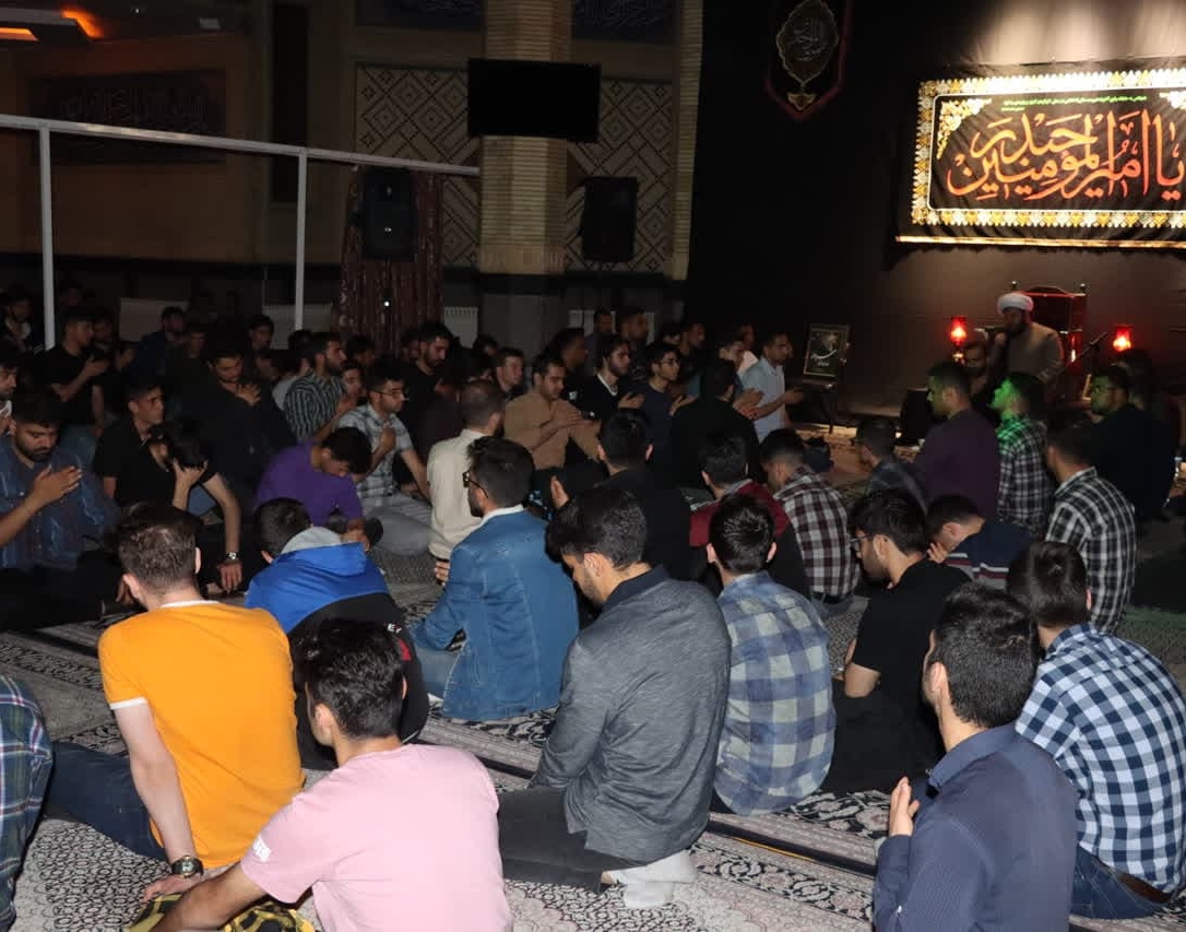 گزارش تصویری مراسم احیای اولین شب قدر سال 1402 در مسجد دانشگاه ارومیه
