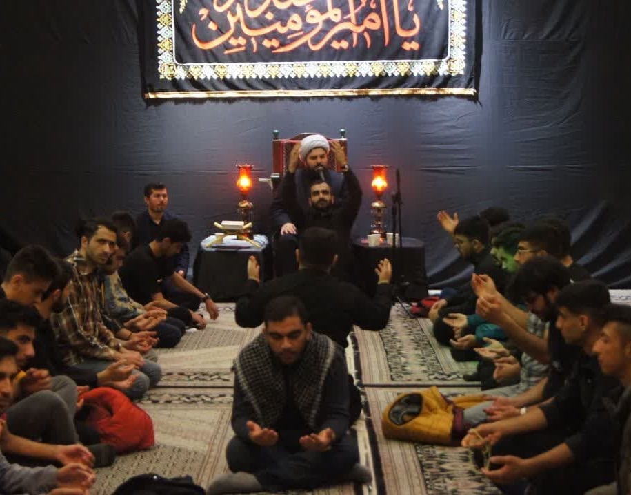 گزارش تصویری مراسم احیای دومین شب قدر سال 1402 در مسجد دانشگاه ارومیه