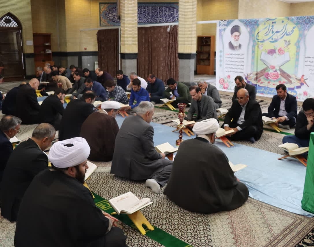 گزارش تصویری محفل انس با قرآن کریم در مسجد دانشگاه ارومیه