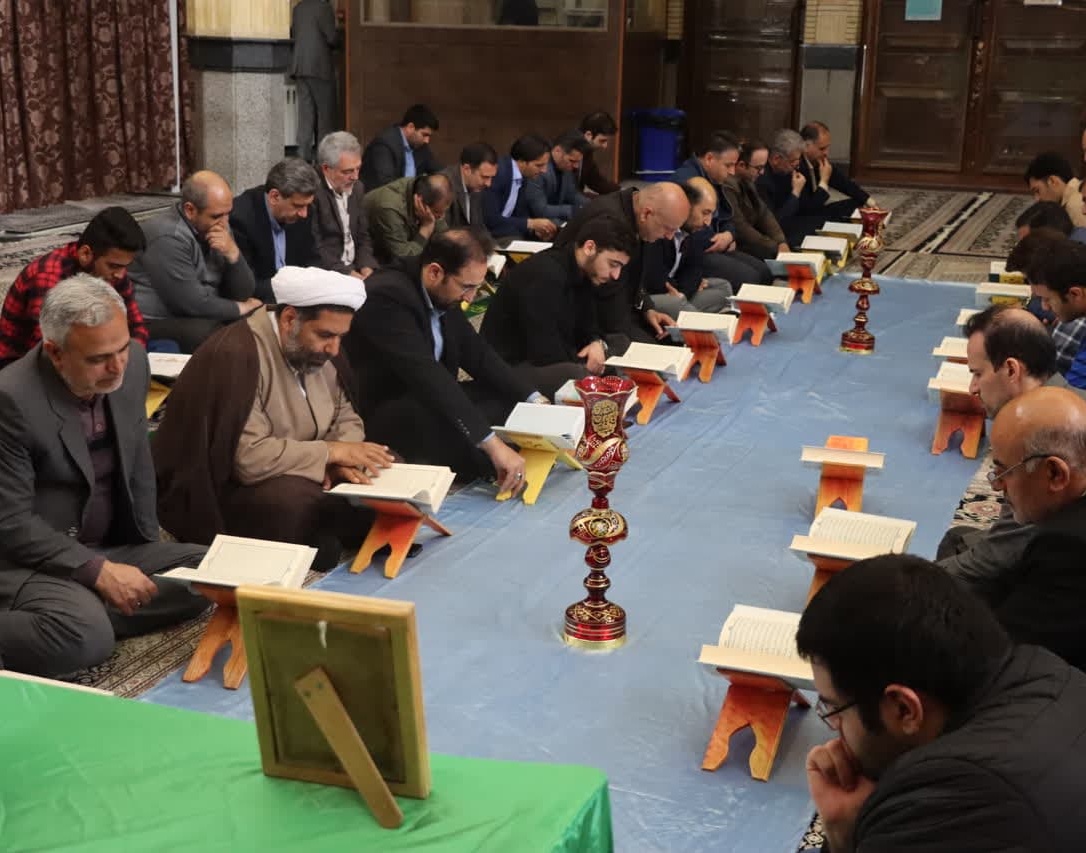 گزارش تصویری محفل انس با قرآن کریم در مسجد دانشگاه ارومیه