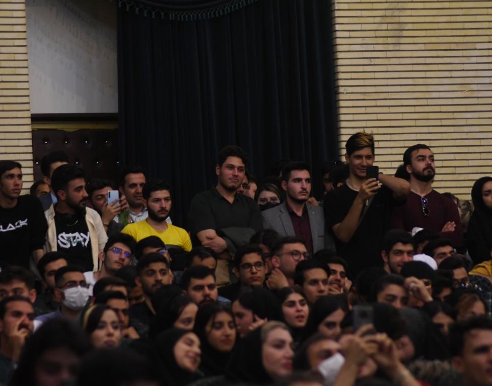 با حضور بیش از 1500 دانشجو؛ گفت و گوی بی واسطه دانشجویان با سخنگوی دولت سیزدهم