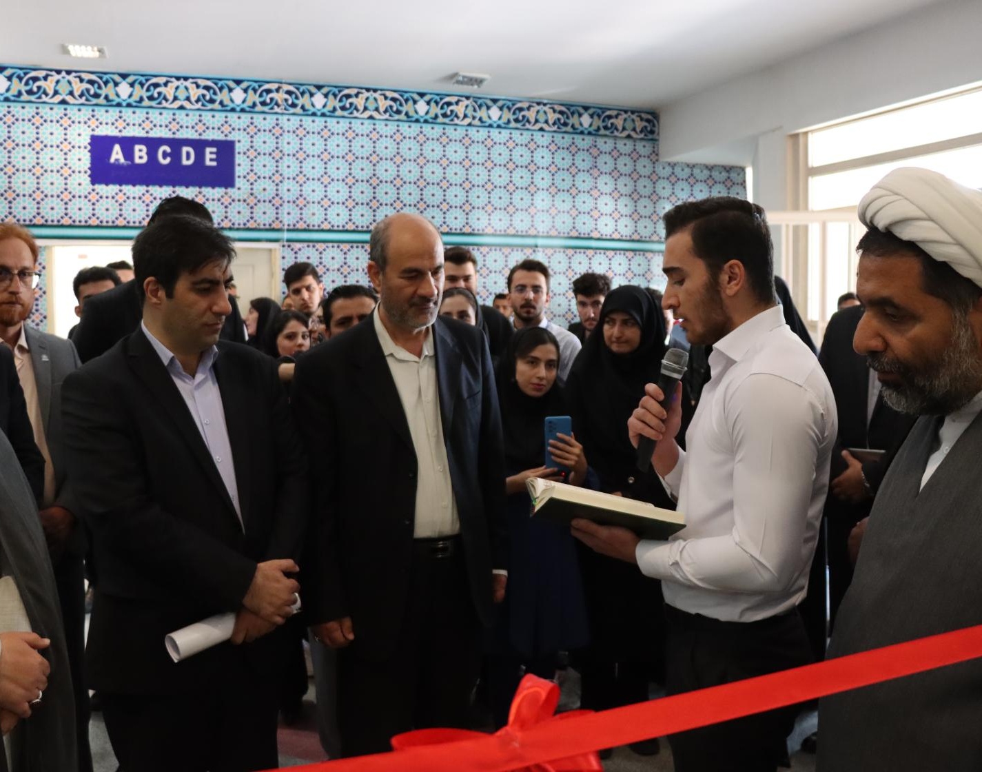 بازدید هیئت رئیسه دانشگاه از ششمین جشنواره درون دانشگاهی رویش - حرکت دانشگاه ارومیه