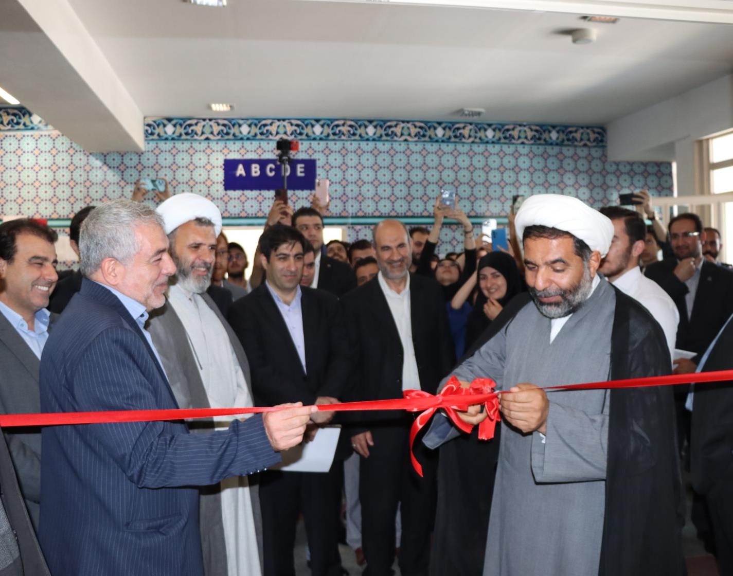 بازدید هیئت رئیسه دانشگاه از ششمین جشنواره درون دانشگاهی رویش - حرکت دانشگاه ارومیه