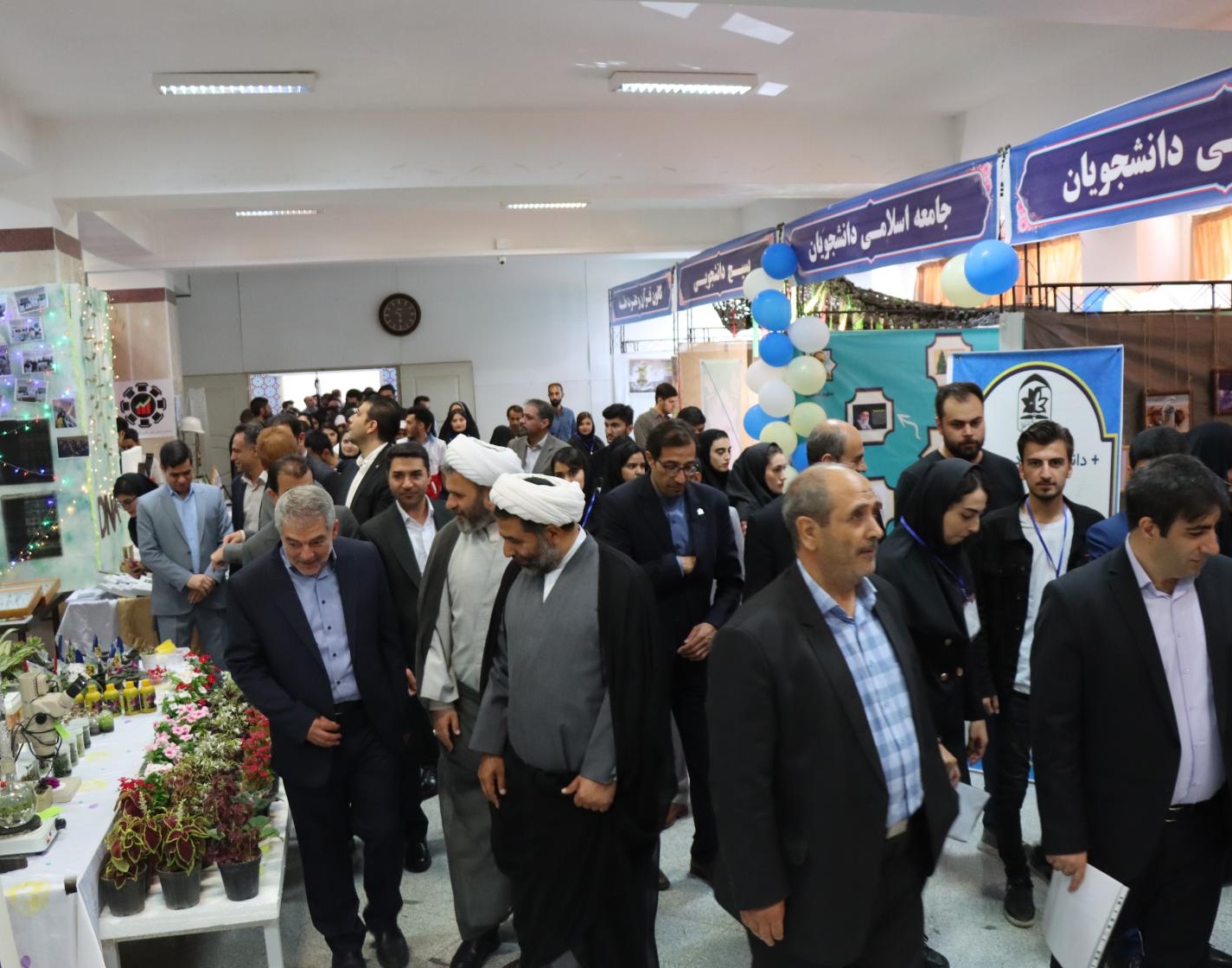 بازدید هیئت رئیسه دانشگاه از ششمین جشنواره درون دانشگاهی رویش - حرکت دانشگاه ارومیه