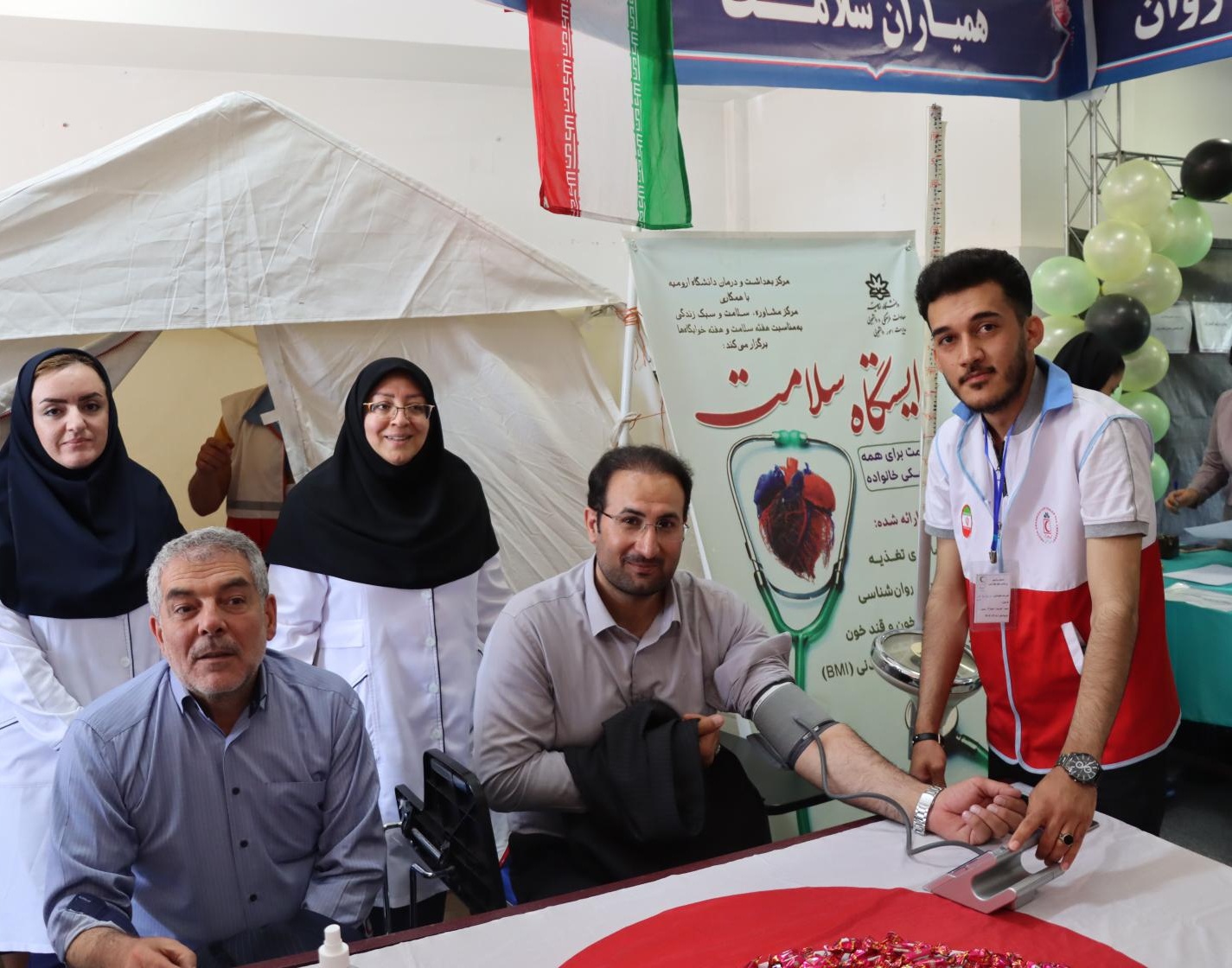 بازدید هیئت رئیسه دانشگاه از ششمین جشنواره درون دانشگاهی رویش - حرکت دانشگاه ارومیه