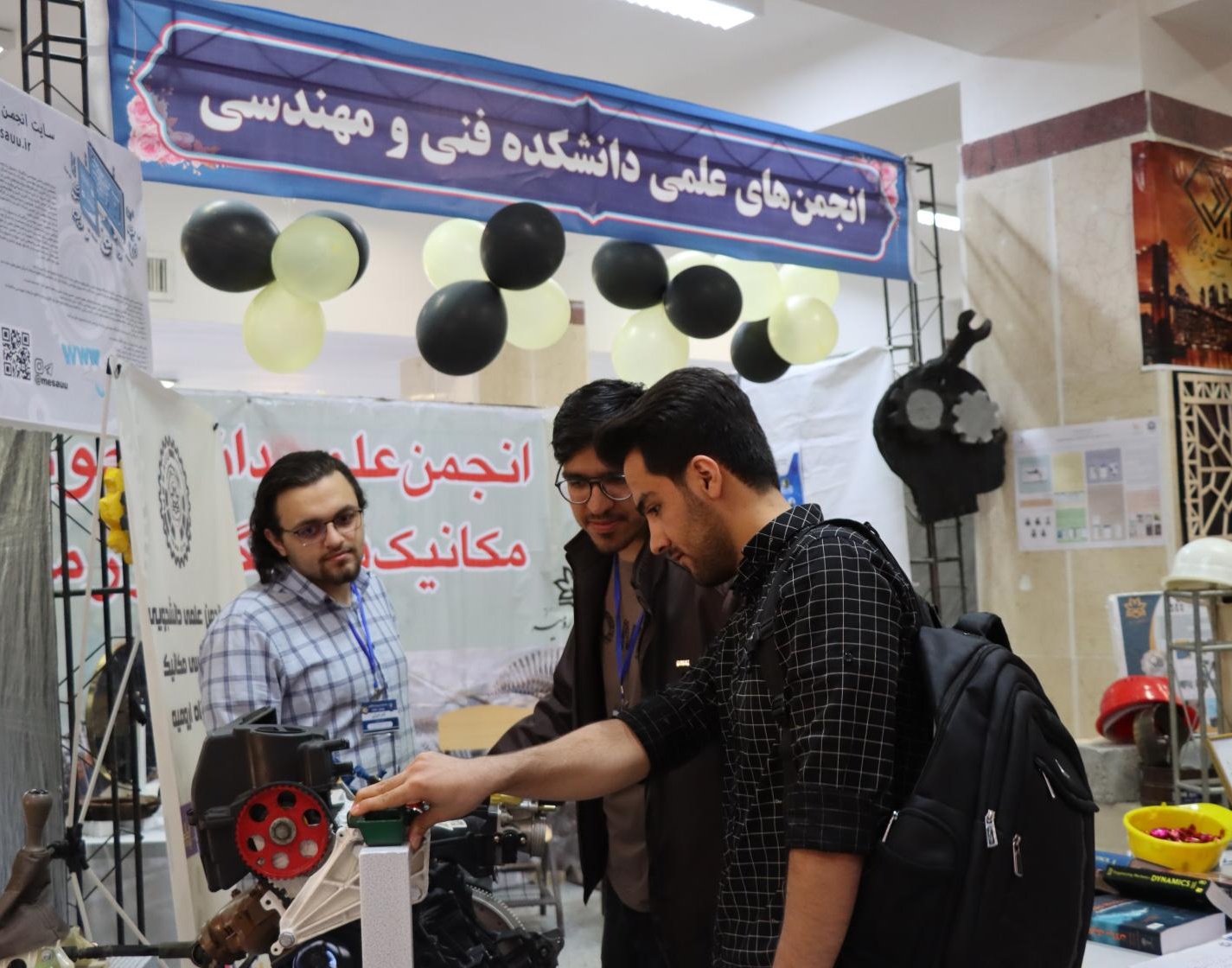 بازدید هیئت رئیسه دانشگاه از ششمین جشنواره درون دانشگاهی رویش - حرکت دانشگاه ارومیه