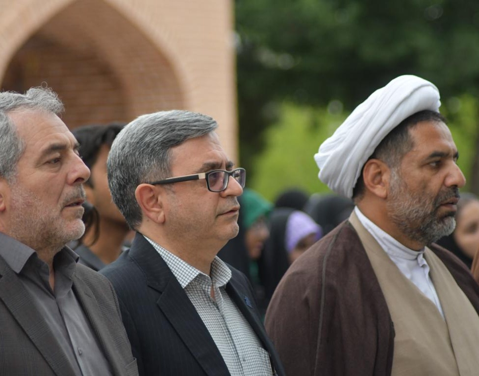 برگزاری جشن میلاد امام رضا (ع) و دهه کرامت با حضور خادمین بارگاه ملکوتی امام رضا (ع) 