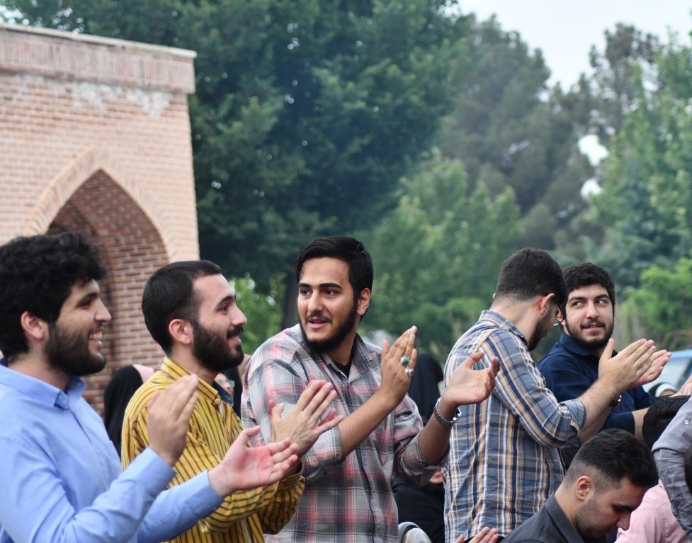 برگزاری جشن میلاد امام رضا (ع) و دهه کرامت با حضور خادمین بارگاه ملکوتی امام رضا (ع) 