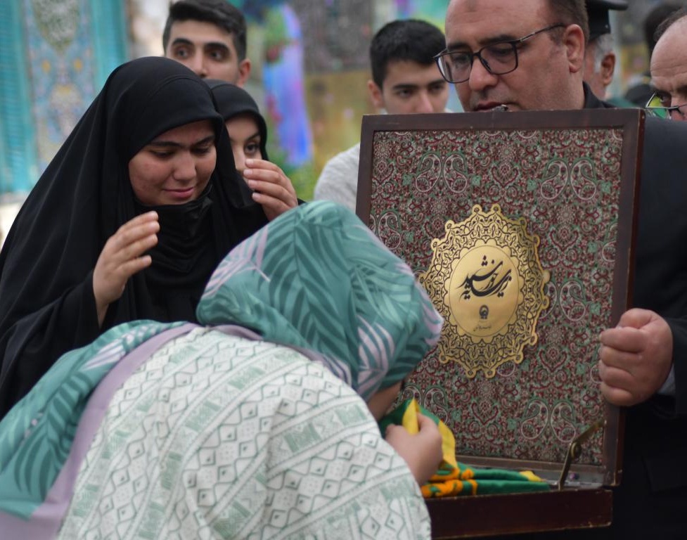 برگزاری جشن میلاد امام رضا (ع) و دهه کرامت با حضور خادمین بارگاه ملکوتی امام رضا (ع) 