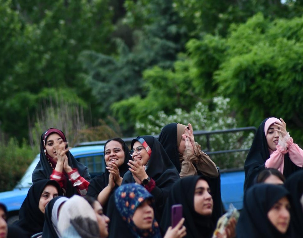 برگزاری جشن میلاد امام رضا (ع) و دهه کرامت با حضور خادمین بارگاه ملکوتی امام رضا (ع) 