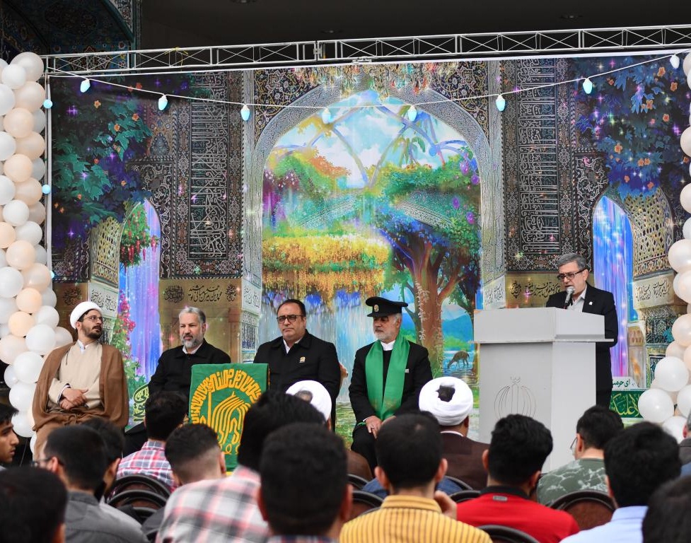برگزاری جشن میلاد امام رضا (ع) و دهه کرامت با حضور خادمین بارگاه ملکوتی امام رضا (ع) 