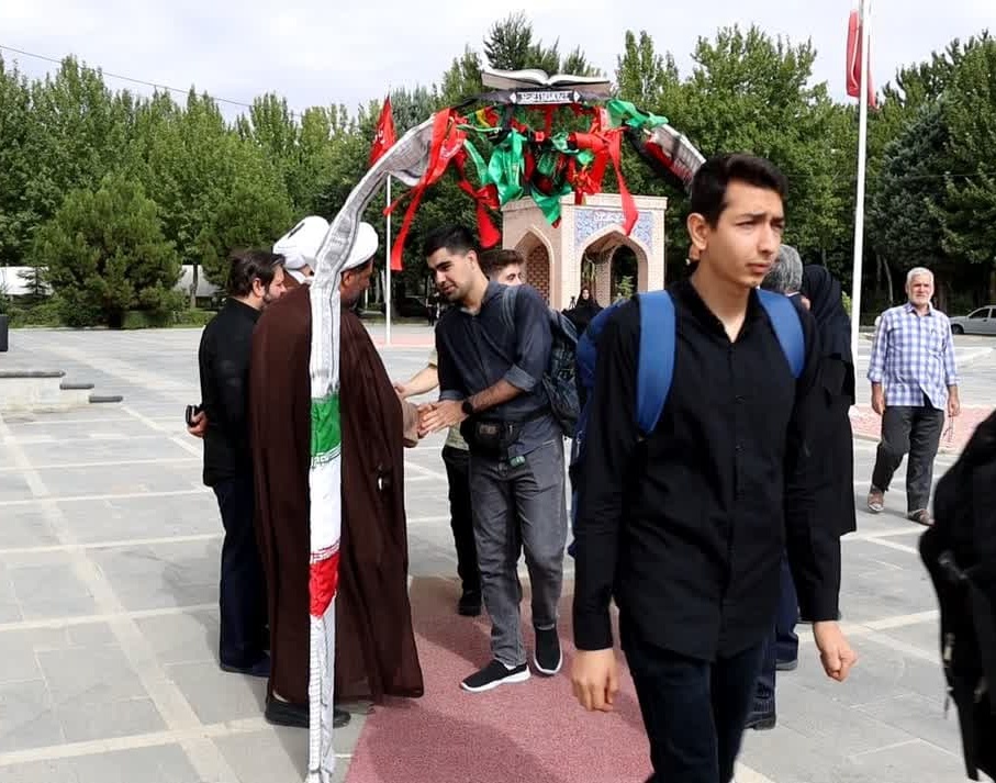 گزارش تصویری مراسم بدرقه کاروان دانشجویی پیاده‌روی اربعین حسینی سال ۱۴۰۲ دانشگاه ارومیه