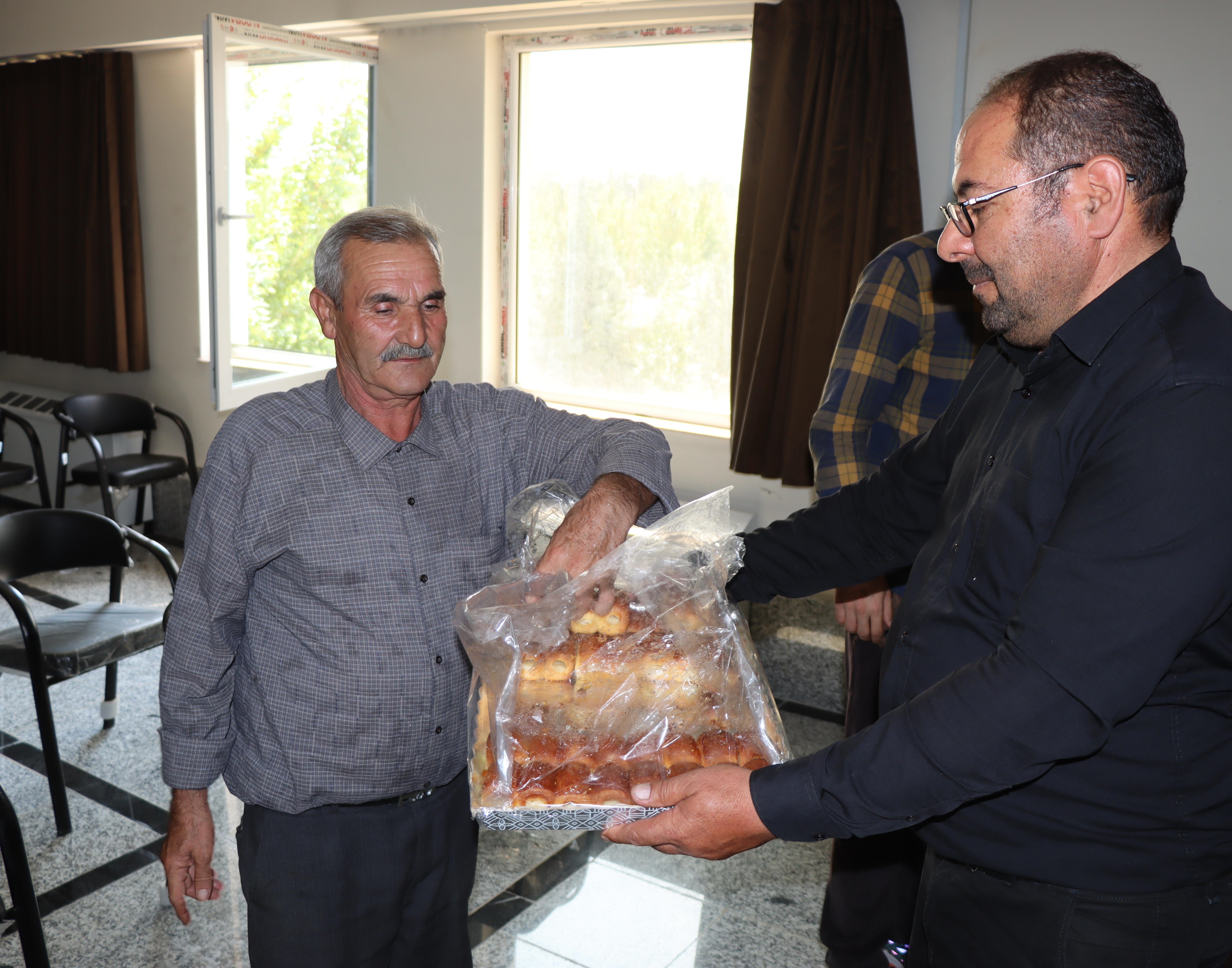 تقدیر مدیر امور دانشجویی دانشگاه از کارکنان حوزه معاونت فرهنگی و دانشجویی به مناسبت روز کارمند