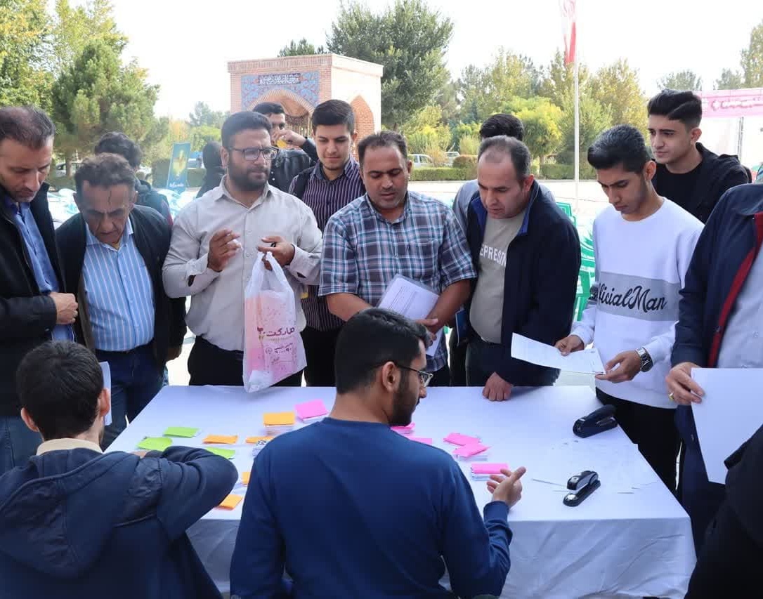 گزارش تصویری ستاد استقبال معاونت فرهنگی و دانشجویی دانشگاه ارومیه از دانشجویان جدیدالورود سال ۱۴۰۲ 