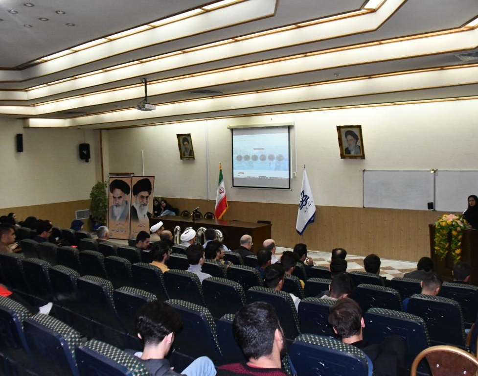 مراسم معارفه دانشجویان جدید الورود دانشکده های علوم، فنی مهندسی و برق و کامپیوتر برگزار شد