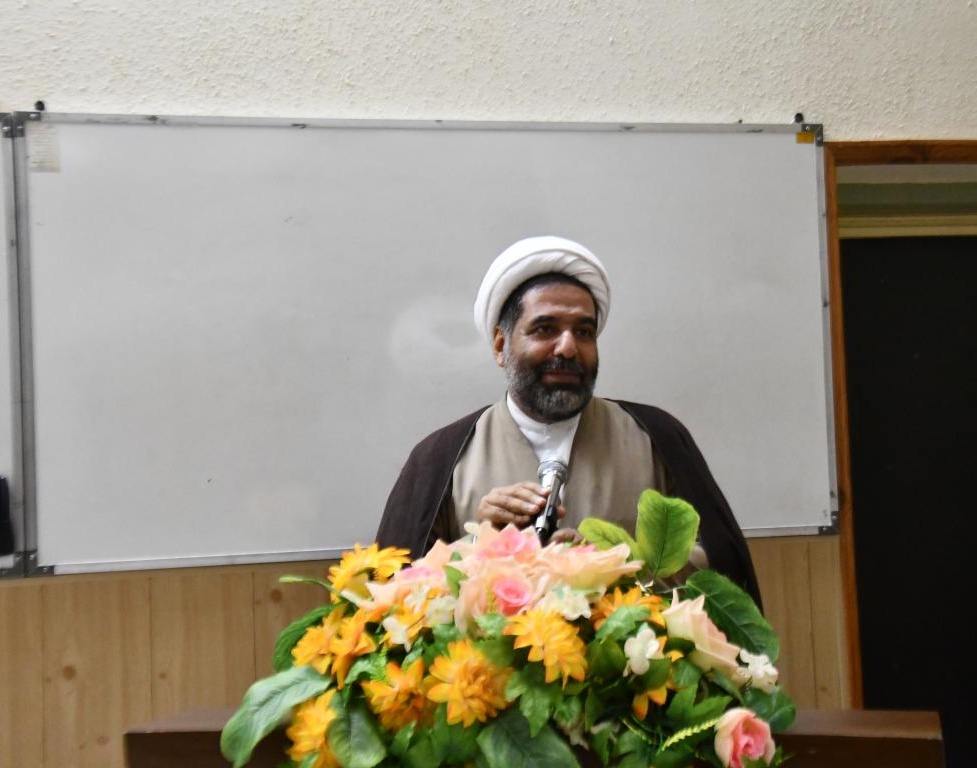 مراسم معارفه دانشجویان جدید الورود دانشکده های علوم، فنی مهندسی و برق و کامپیوتر برگزار شد