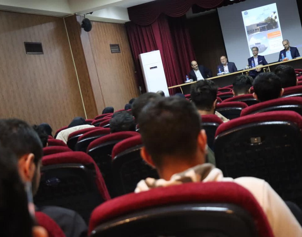 مراسم معارفه دانشجویان نو ورود سال 1402 در دانشكده دامپزشكي برگزار شد
