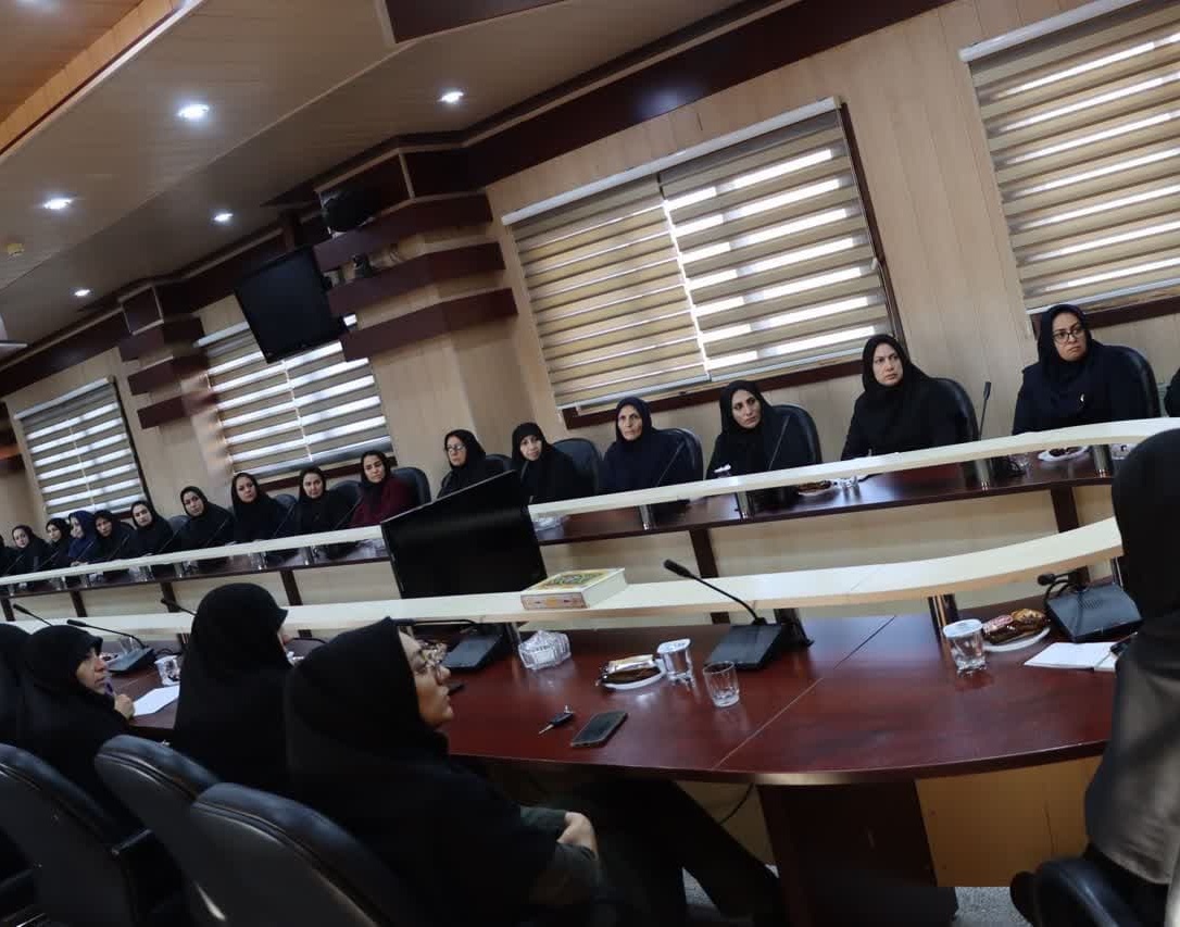 نشست بررسی مسائل بانوان دانشگاهی در حوزه اداری