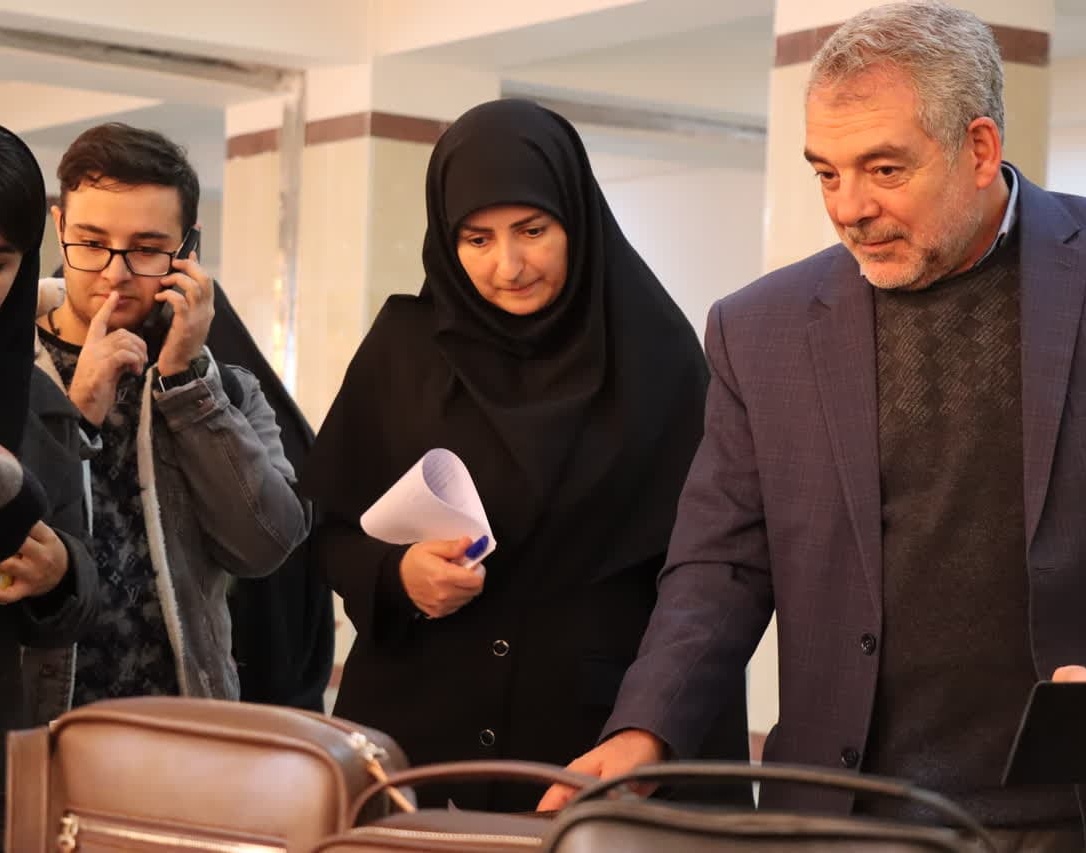 گزارش مراسم افتتاحیه جشنواره فروش و نمایشگاه صنایع دستی و آثار هنری دانشگاه ارومیه